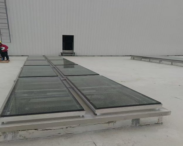 屋頂采光排煙天窗